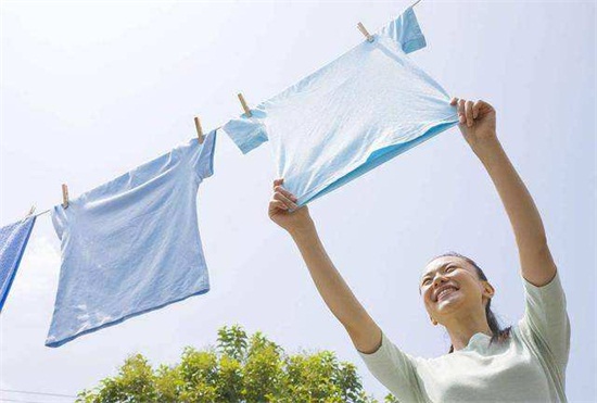                     8个月大的宝宝因为它智力受损？衣柜里别再放它了！