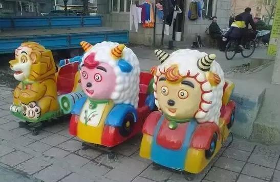                     一块钱坐一次的摇摇车，眨眼就能要了孩子的命