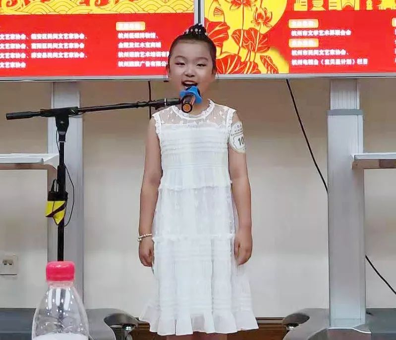 我区四名小选手参加比赛,最终,汪芸朵获第一批好故事奖,朱思彤,金米儿