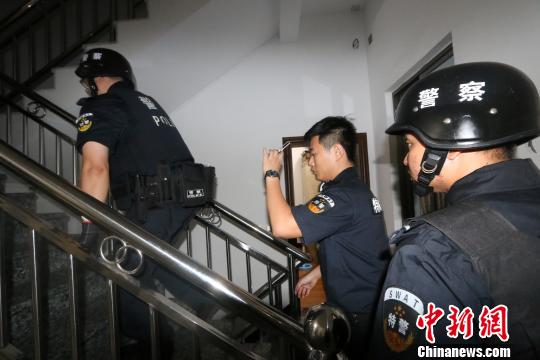 严查严打广东茂名警方5000警力开展清查整治行动