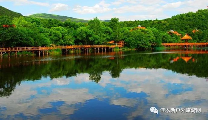 伊春回龙湾景区一日游每天发团奇峰怪石沟谷幽深溪潭清澈林茂花繁