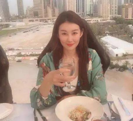 王宝强女友马蓉的个人资料 b7f808a1df81465aa706dbe2feaec359.jpeg