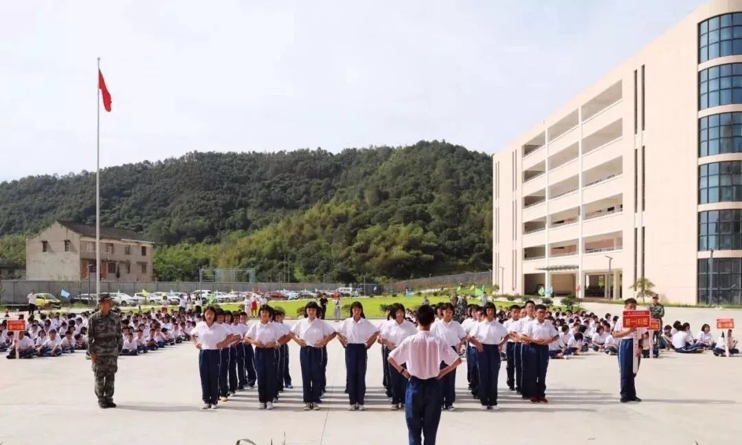 书生集团临海市西湖双语依山傍水美如画