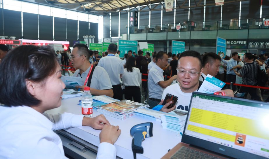 开展第二天!上海石化展参观现场依然火爆!