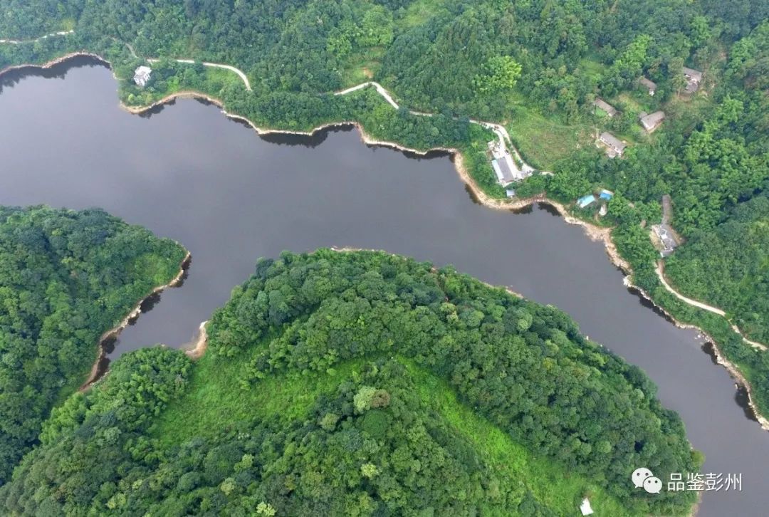 东河水库莲花湖水库彭州拥有众多以灌溉为主,兼具防洪,供水,发电等
