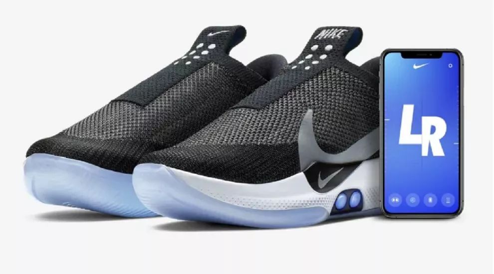 能拜托 siri 帮你系鞋带的 nike adapt huarache 了解一下_运动鞋