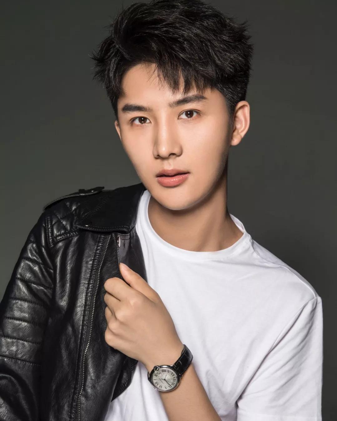 星刊娱乐专访凌非凡新生代演员秉持心气一直向前走