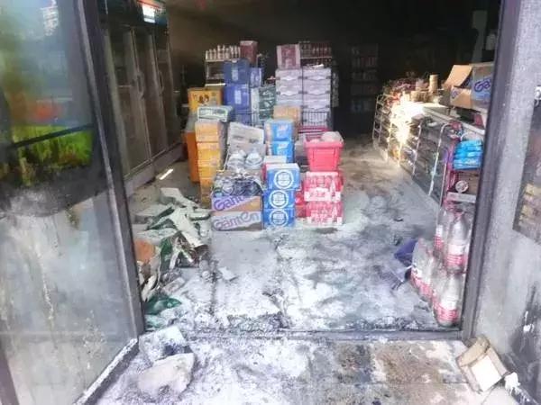                     一块钱坐一次的摇摇车，眨眼就能要了孩子的命