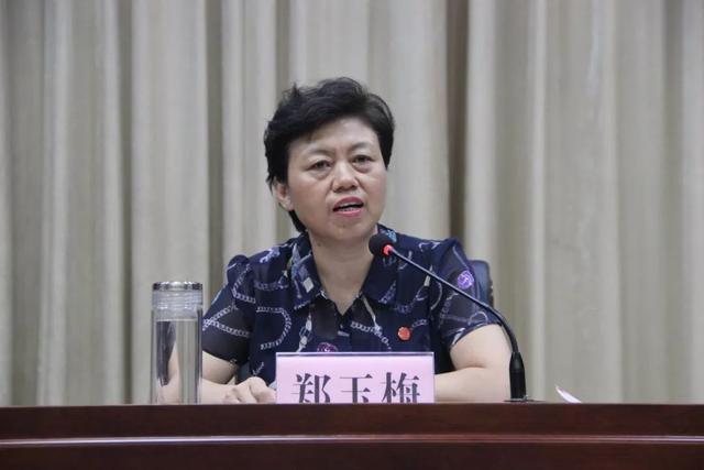 市妇联党组书记,主席郑玉梅作多方成果展示,她指出,各级妇联组织工作