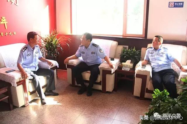 忻州市交警支队政委朱立鑫深入原平市公安局交警大队督导检查工作