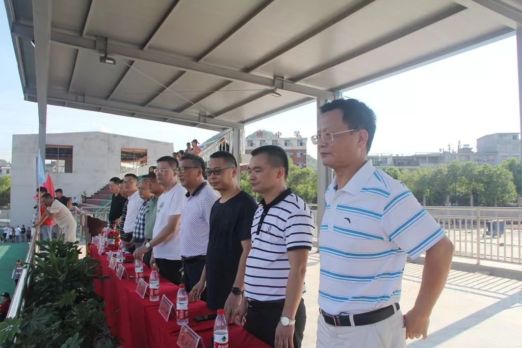 铁骨铮铮显豪情巾帼飘飘比须眉记广丰一中2019级高一入学教育闭营仪式