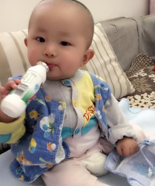                     6岁女孩“喝牛奶”骨萎缩，医生叹气：这2种乳饮早就该被拉黑