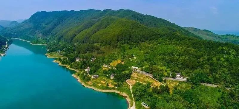 屏锦镇明月湖
