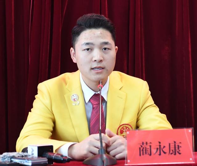 发布会后,石丽康,郑棋元,蔺永康还单独接受了媒体集中采访.