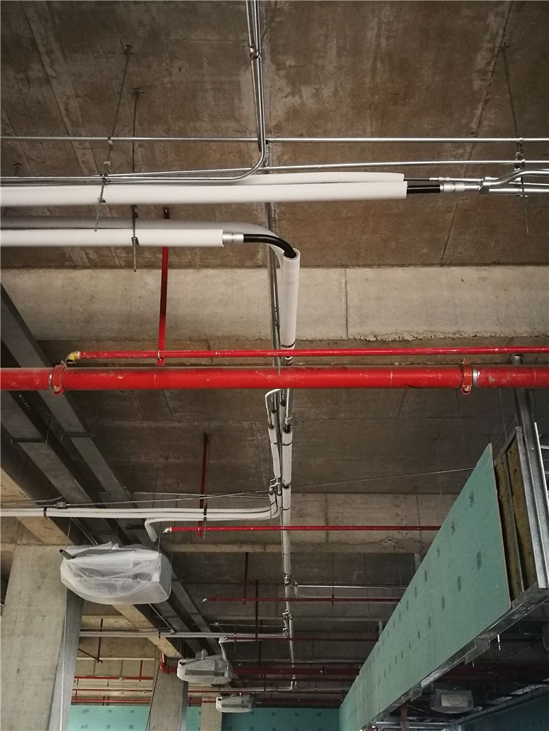 该项目均采用多联机空调系统,经过公开招投标程序,设备采用大金,室外