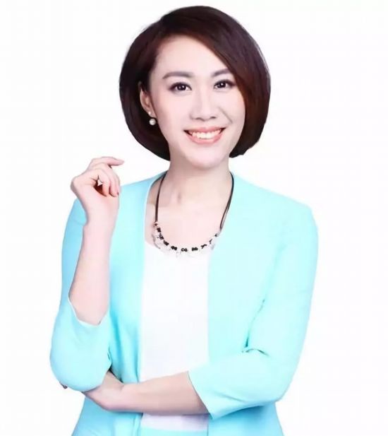 李曈曈,央视新闻频道主持人.