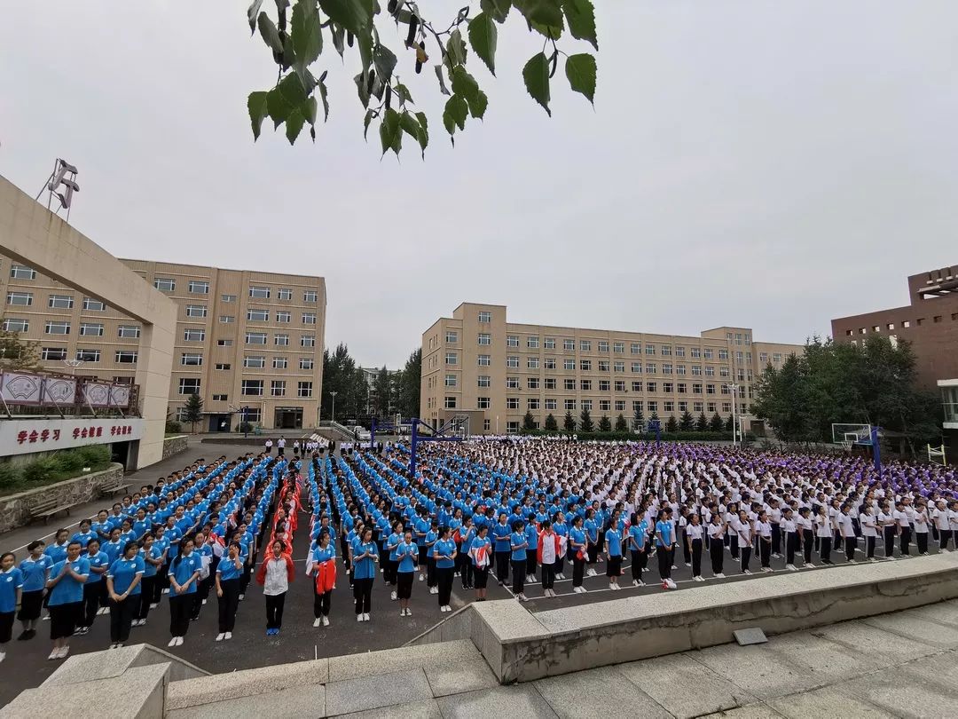 净月实验中学"崇真·向善·至美"是东师东安的办学文化"向善少年"是