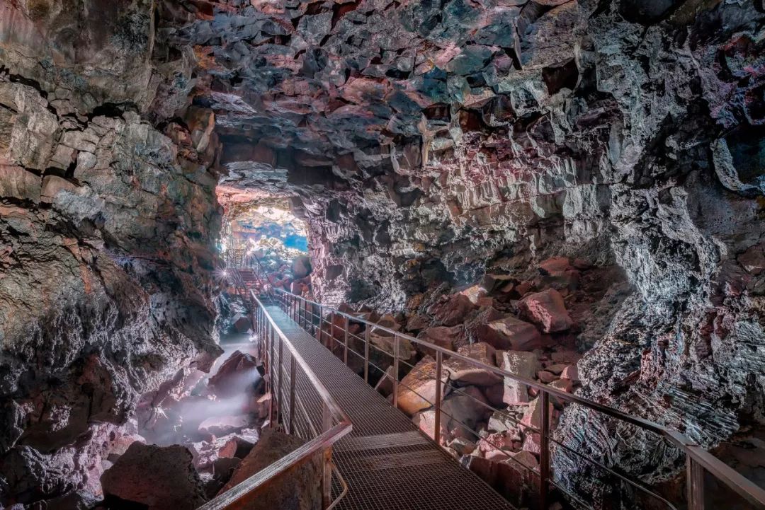 洞穴的光影艺术之美