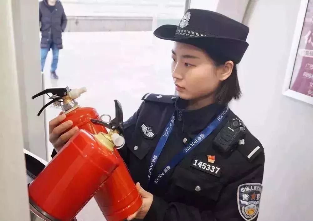 福州-香港!这群女警，火了!