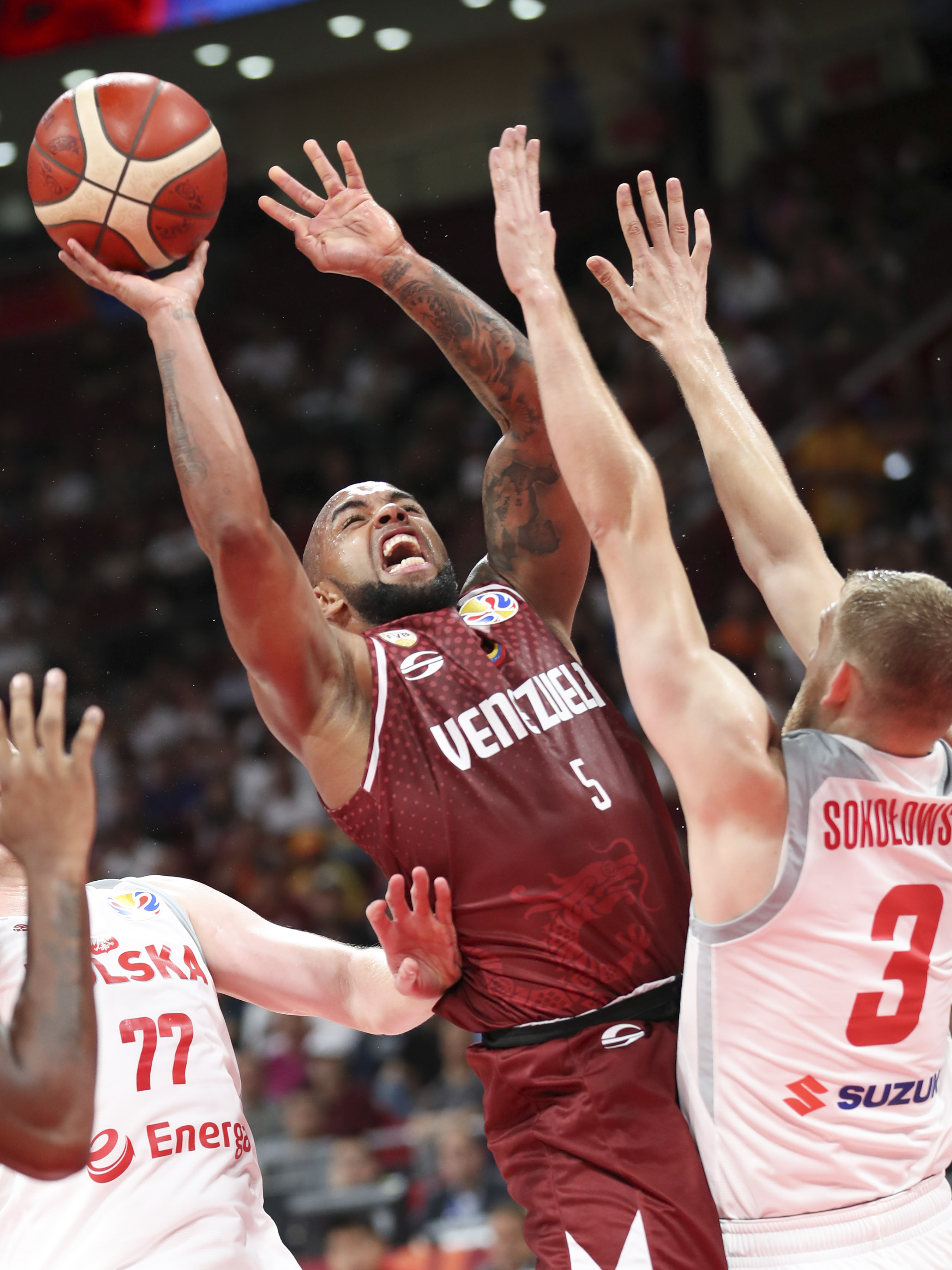 篮球——小组赛：波兰队胜委内瑞拉队