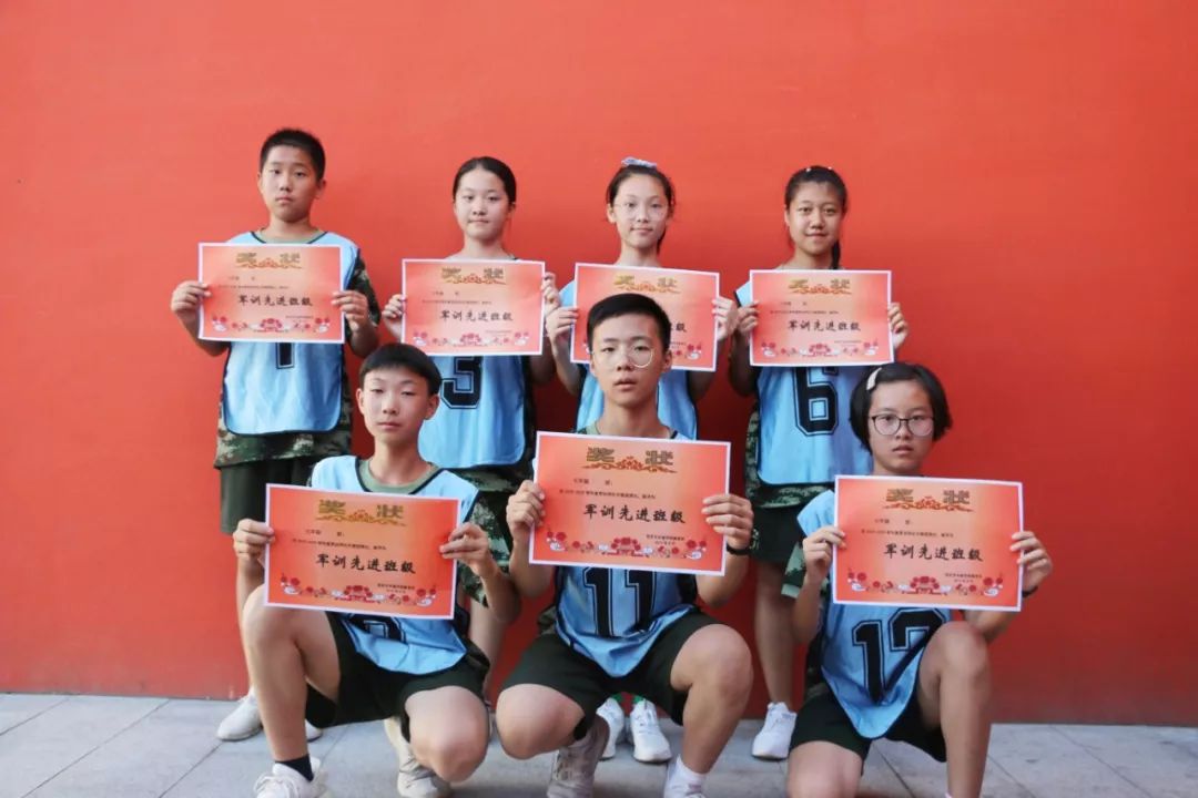 雏鹰蜕变,耀世而来--长城学校初一新生军训结营