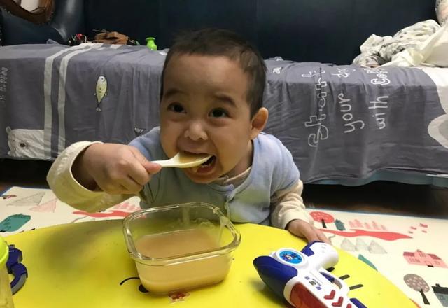                    国内近53万孩子“性早熟”！这些食物，家长最好一口也别给孩子吃