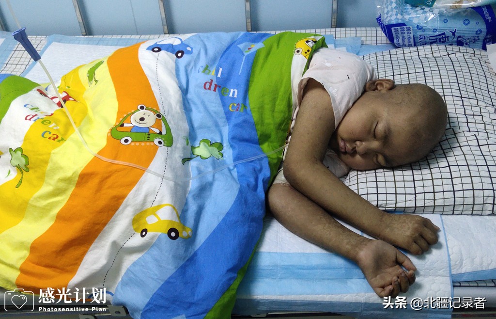 黑龙江男子每天爬千层女儿,"台阶爬到天求教,给视频上去程插我要深图片