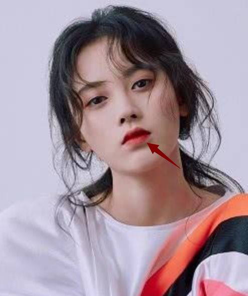 赵丽颖的眼,鞠婧祎的嘴,迪丽热巴的鼻,合成后是