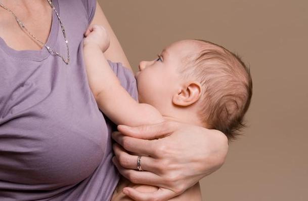                     「孕婴知识」别让宝宝含乳头睡觉