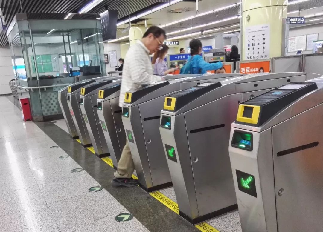 今起，北京地铁所有线路均可使用微信、支付宝购票充值