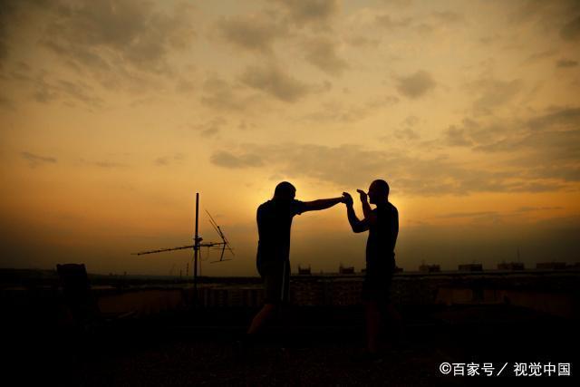 薩特說 他人即地獄 人與人之間究竟發生了什么