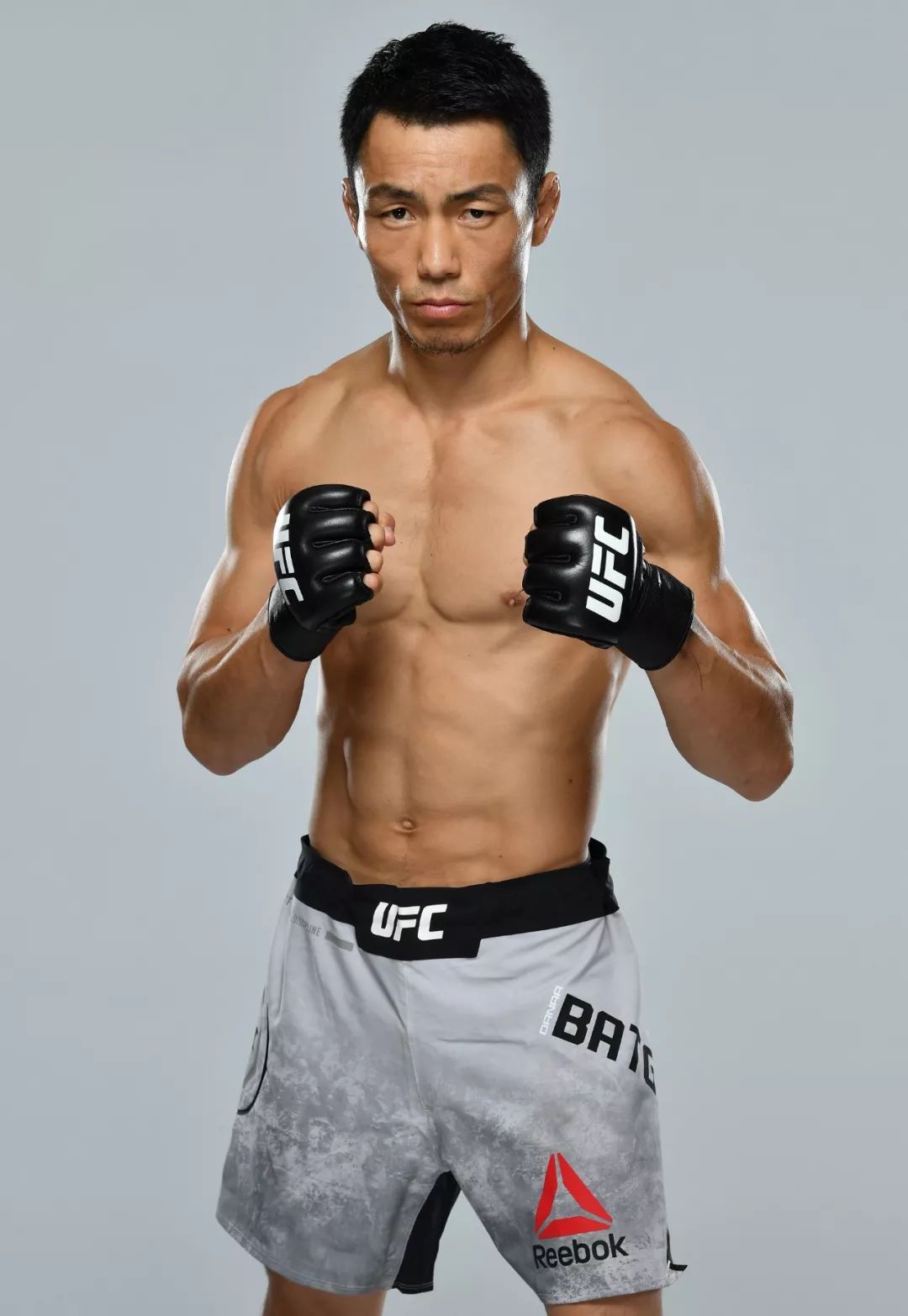 UFC首秀中国黑力将蒙古人丹拿满脸打花:后手