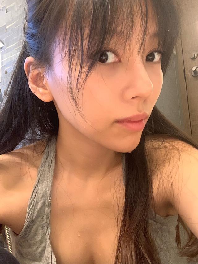 王力宏娇妻五年生三胎后再健身,素颜流汗照比化大浓妆清纯、漂亮
