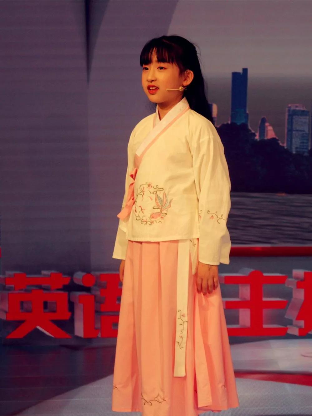 托起未来《南京英语小主播》报道之 -- 田书然