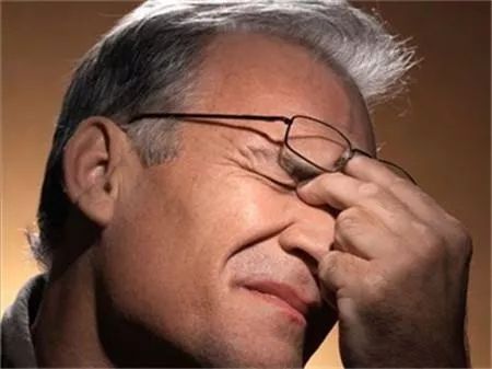 眼睛干涩疲劳是什么原因引起的 c0eef833e96c475c955557e2e8536486.jpeg