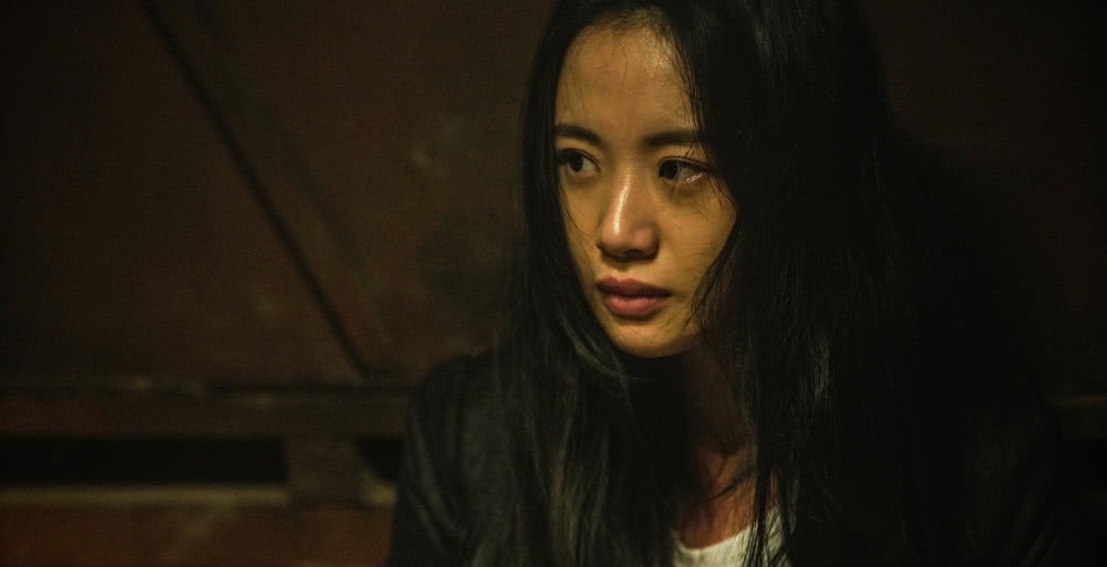 目前《铤而走险》正在全国热映中,除此之外,李梦还有电影《魔女的