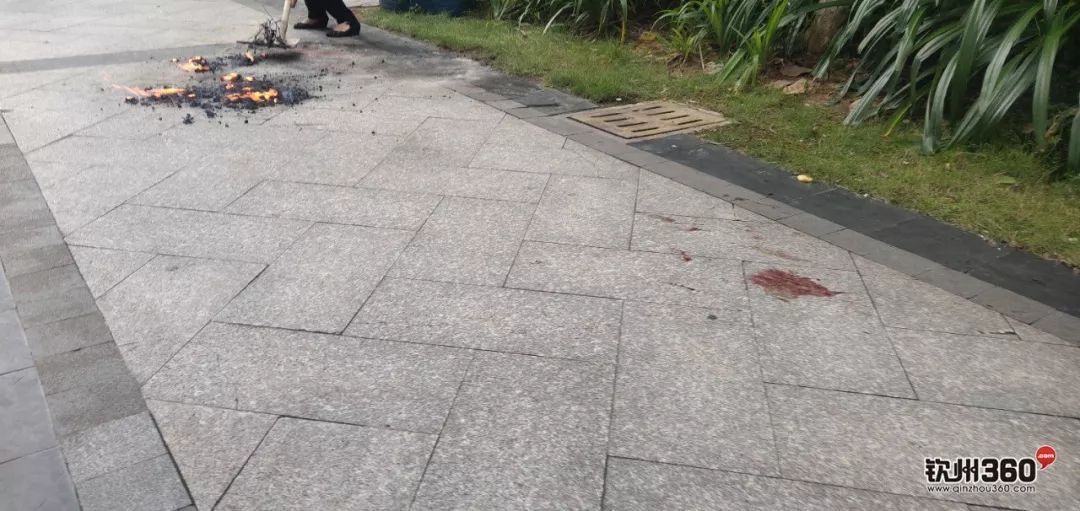 惋惜!钦州某小区有人坠楼身亡,一女子瘫坐一旁