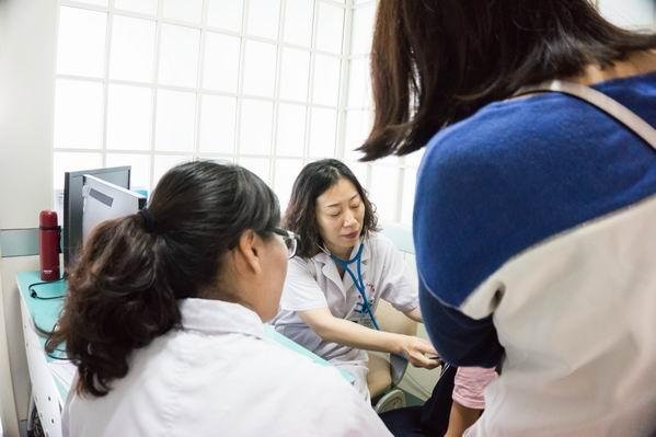                     国内近53万孩子“性早熟”！这些食物，家长最好一口也别给孩子吃