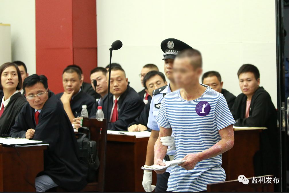 监利县公开庭审一起涉黑案件 孙卫志等19名被告人涉嫌