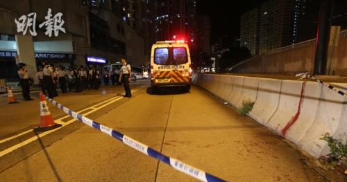 香港一男警员遭3名黑衣人斩数刀部分伤口见骨