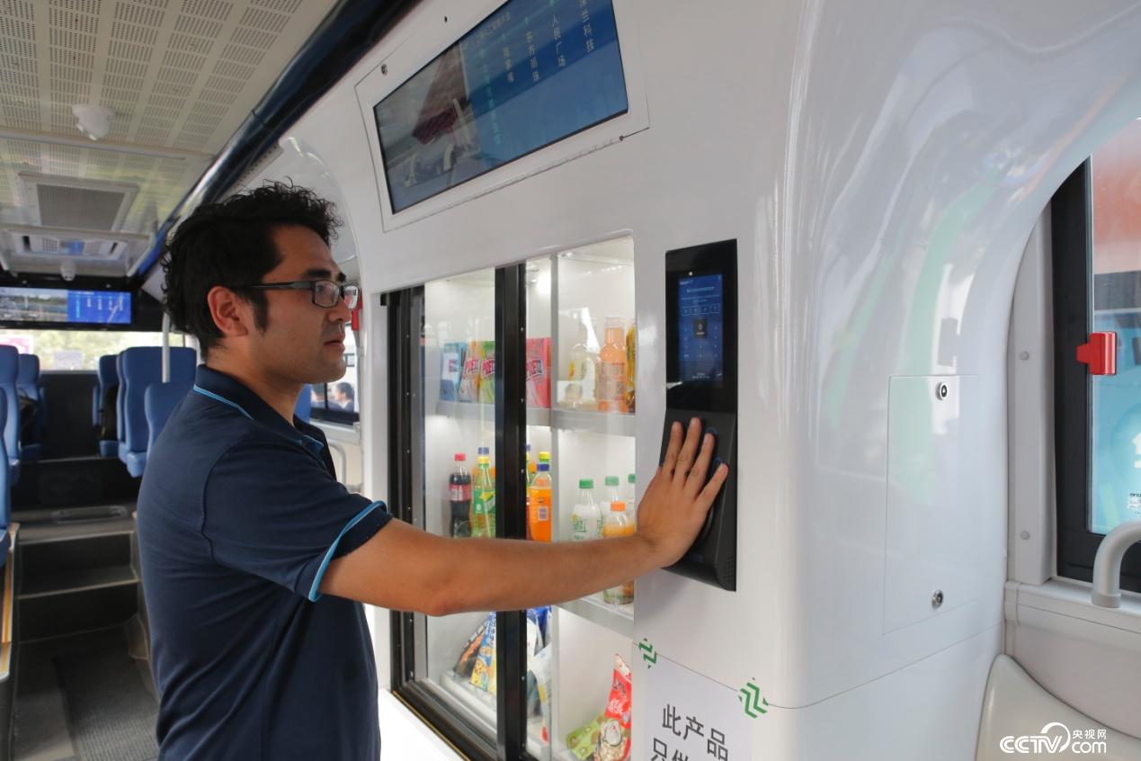 5G＋AI上海首张自动驾驶客车牌照公交车用智能重塑公交体验