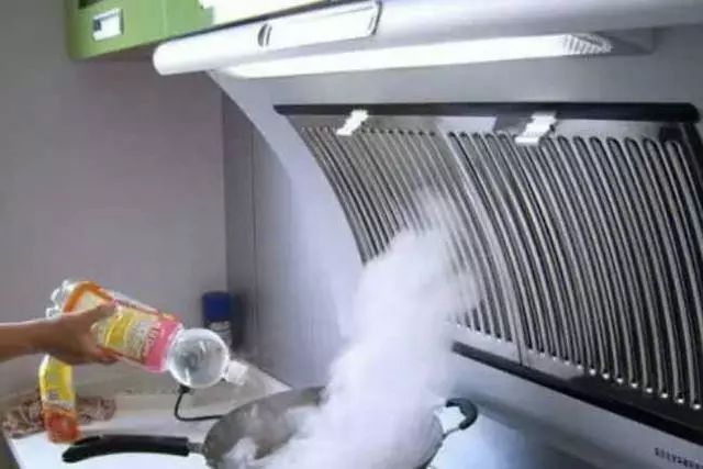 油烟机怎么清理油污家用 f983c1acef564598b56da2728ffd37b8.jpeg