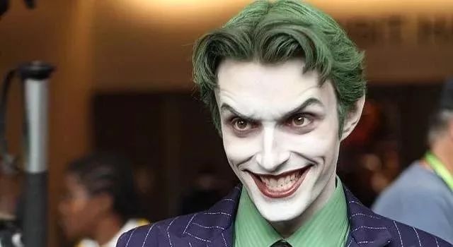 9.9分!《小丑》首映口碑逆天!男主角被赞奥斯卡级表演