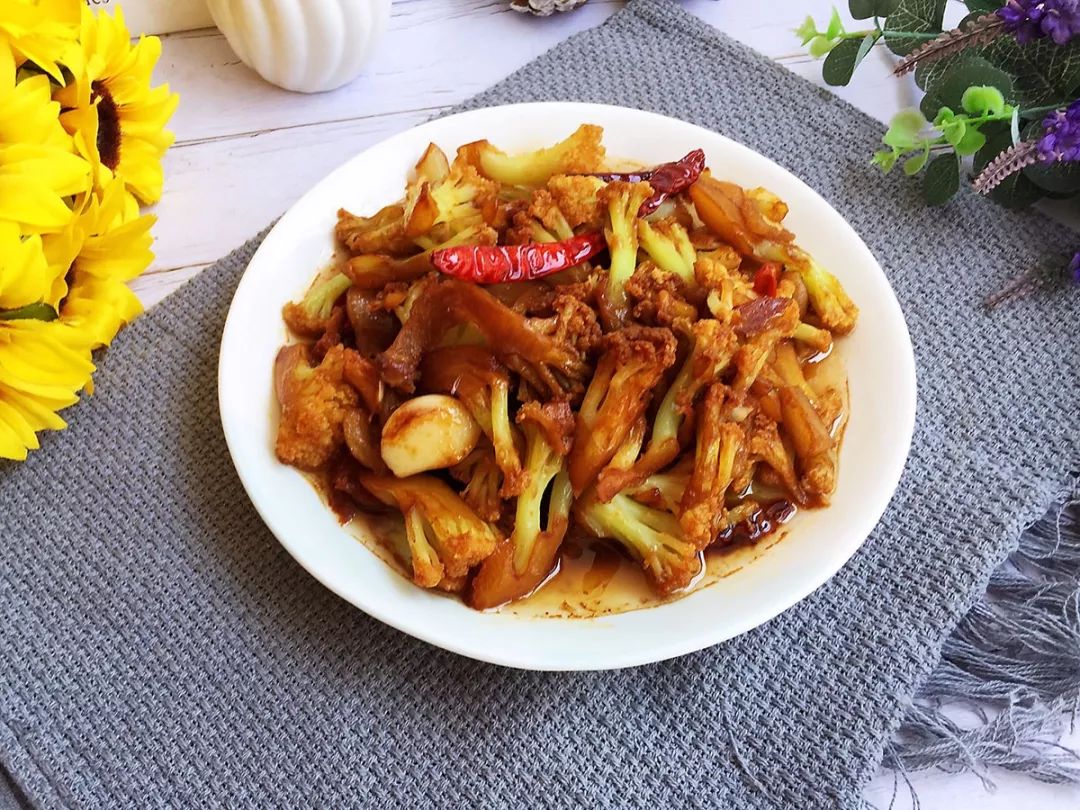 干锅花菜:花菜最好吃的做法,香气四溢,能让家人
