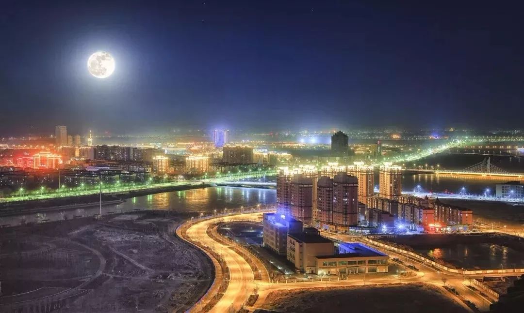 30万的小城市 家乡---石嘴山,生我养我的地方 儿时嬉闹的天堂,狂风