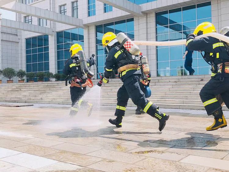 消防演练照片怎么拍小学生 739fa3fbc5194a649a20bc7078c0fe7b.jpeg