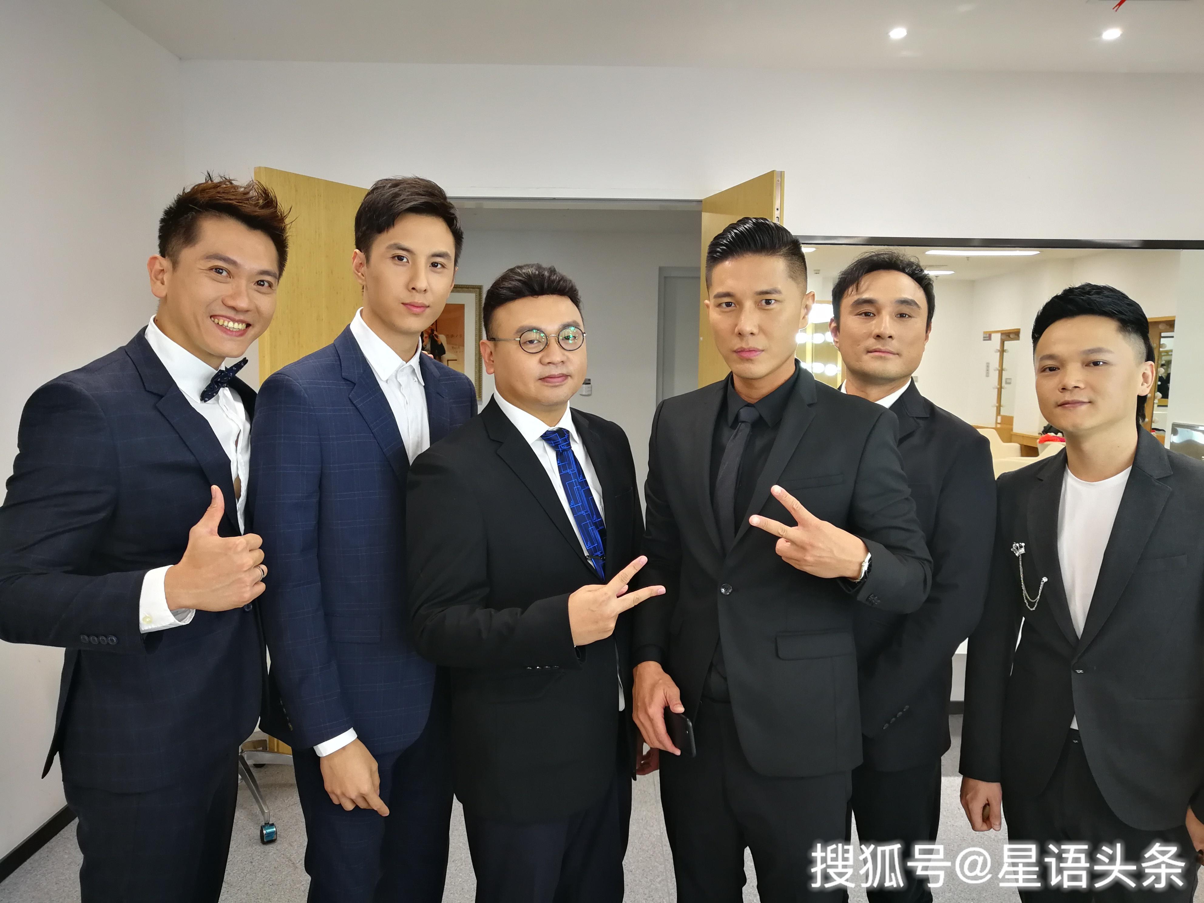 从偶像男团主唱到中国好牙医 许君豪在成都创业打拼出