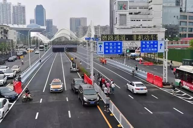 光谷鲁磨路通道正式通车!与民族大道方向快速通行