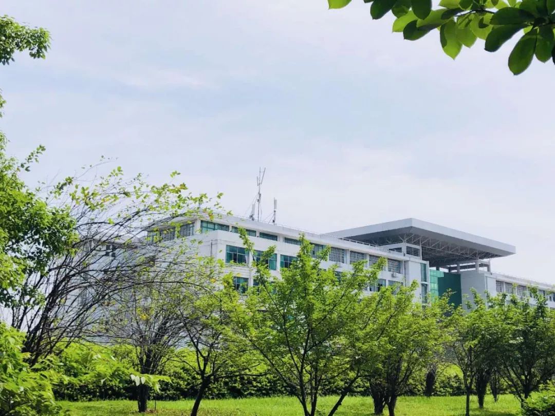 江西农业大学全景江西农业大学坐落于南昌经济技术开发区总占地