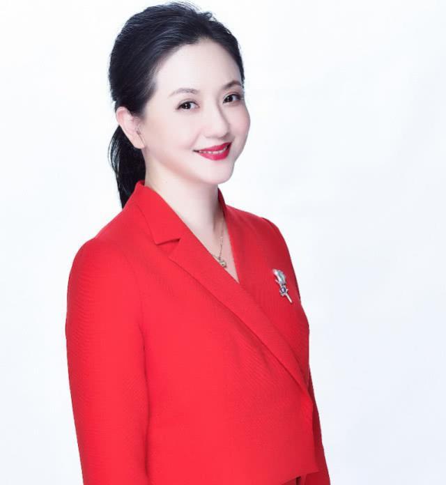 原创一级演员,曾为丈夫守寡十余年,现年过五十嫁周迅恩师